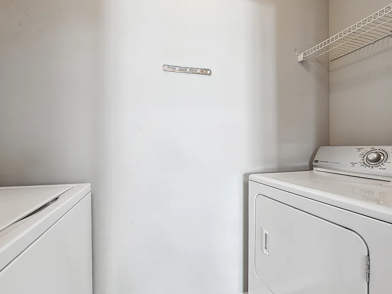 2700 Pine Tree Rd NE #1212 — Photo 9