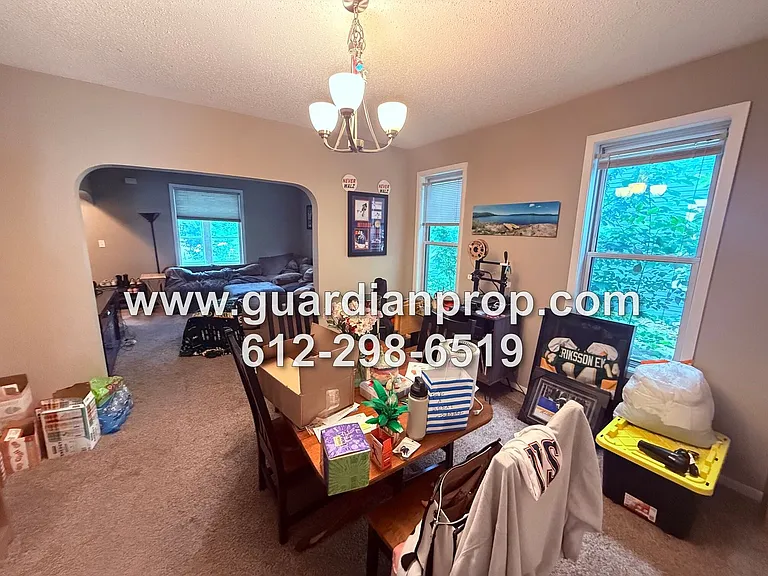 1716 Hewitt Ave — Photo 6