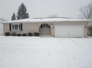 1422 Dangelo Dr, North Tonawanda, NY