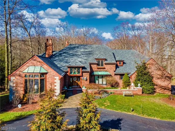 6105 Pebble Beach Ct, Canfield, OH 44406