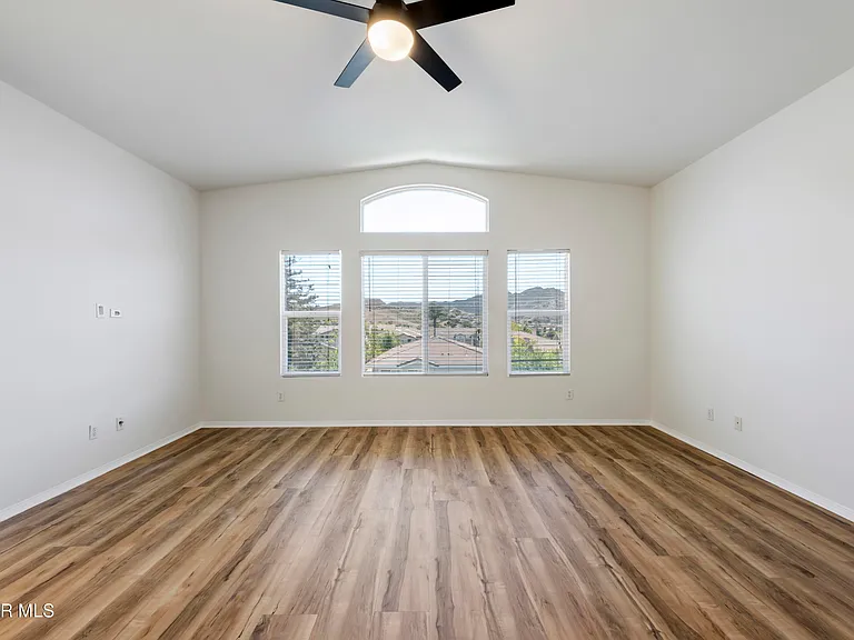 2946 Venezia Ln — Photo 18
