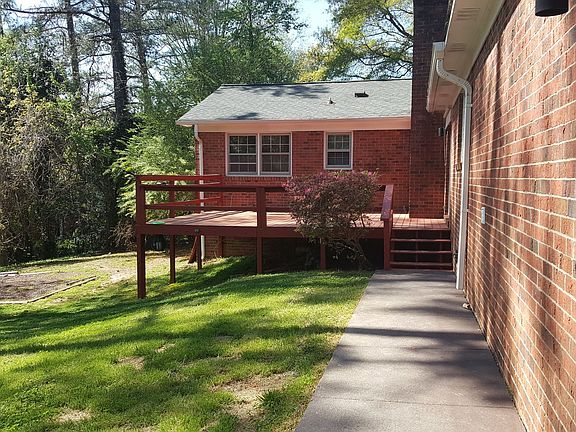 5th image of 1521 Shelley Rd