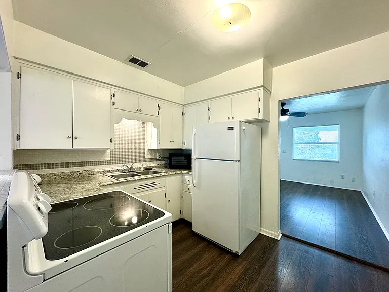 630 W Park St #630 — Photo 5