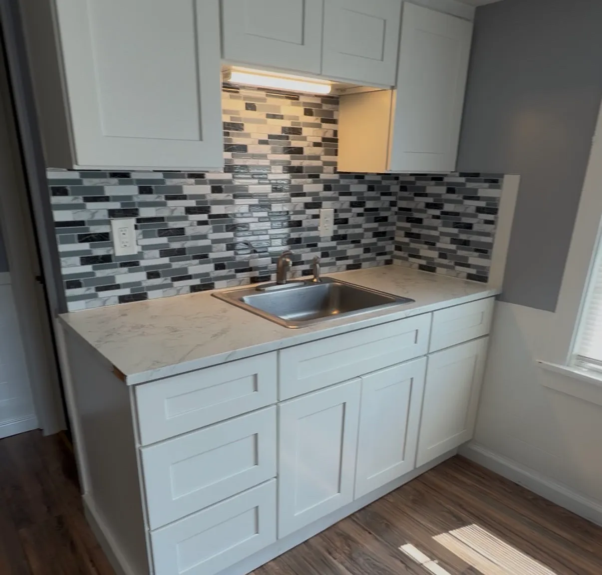 174 Echo Lake Rd — Photo 2