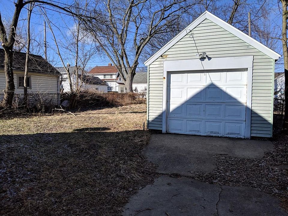 1st image of 323 Sandhurst Dr