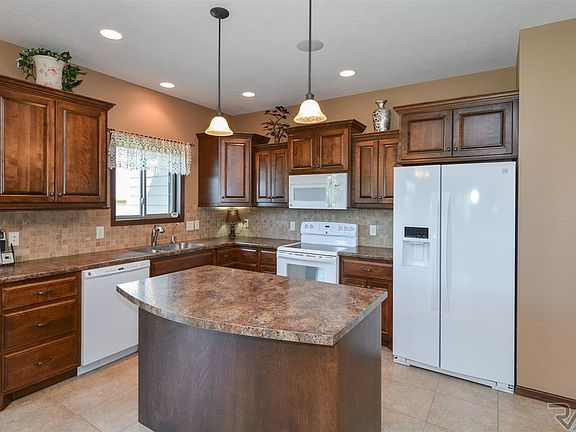 3rd image of 5809 S Grand Lodge Pl