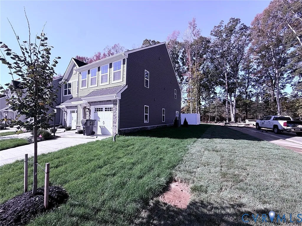 3 bed, 2.5 bath, 1638 sqft, $2,350 — Photo 2