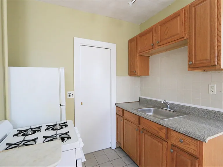 58 Vinal Ave #2 — Photo 5