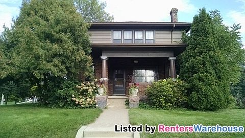 1st image of 700 12th Ave S