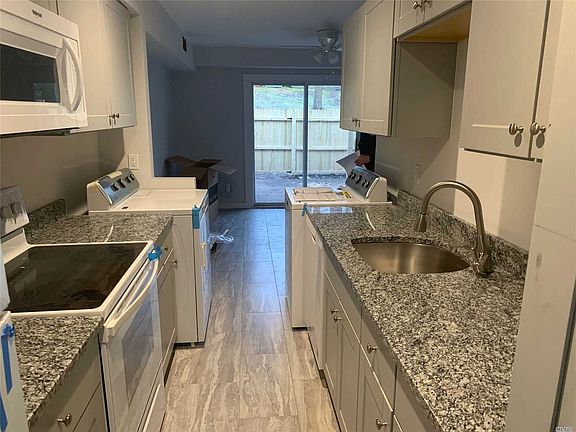 5th image of 97 Hill Ct