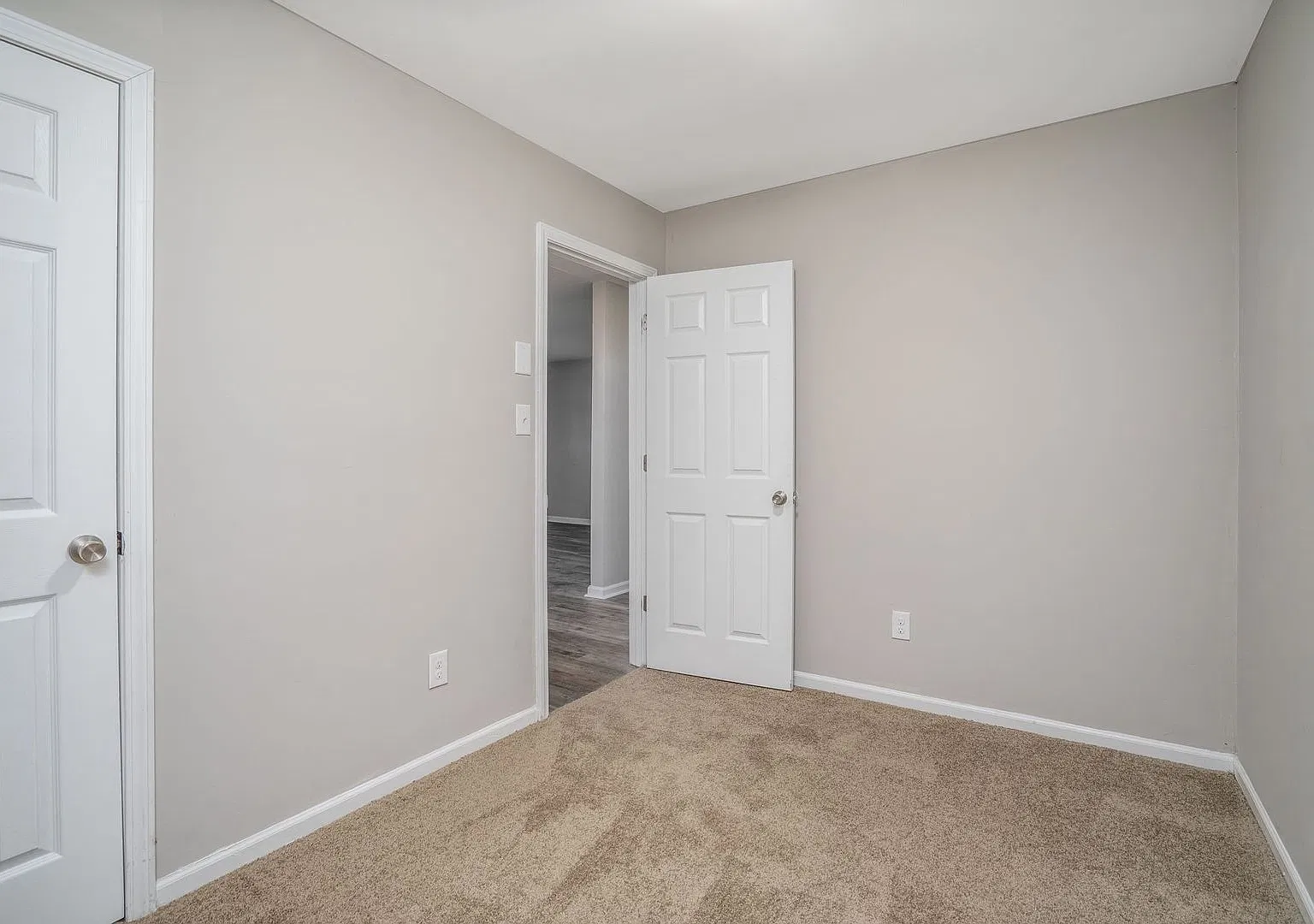 Layola Apartments — Photo 2