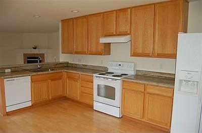 5th image of 830 233rd Pl NE