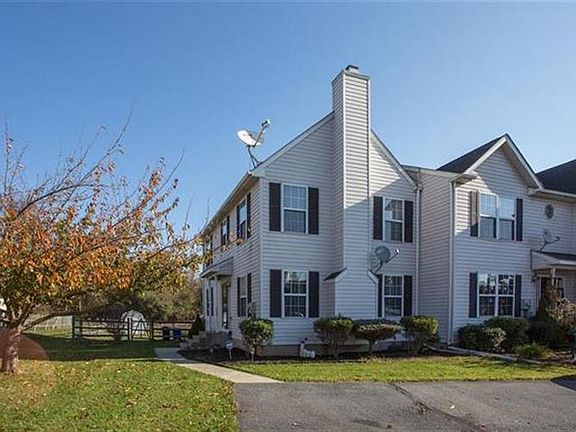 2nd image of 949 Ramblewood Ln