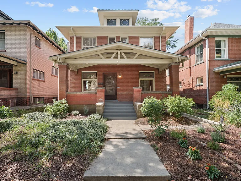 127 S Pearl St — Photo 1
