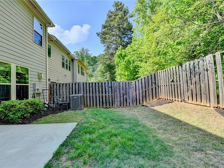 7245 Heritage Oak Ct — Photo 57