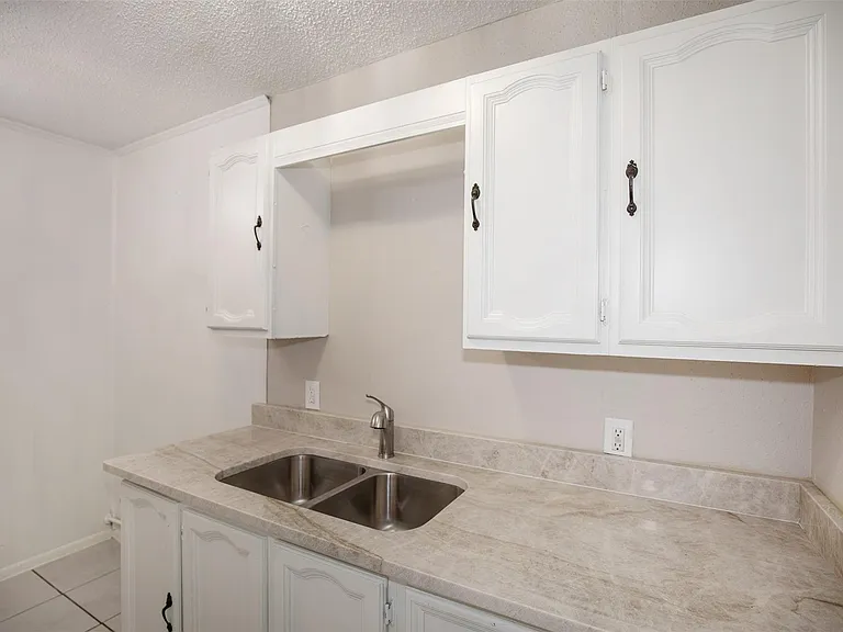 2020B Rosalee St — Photo 5