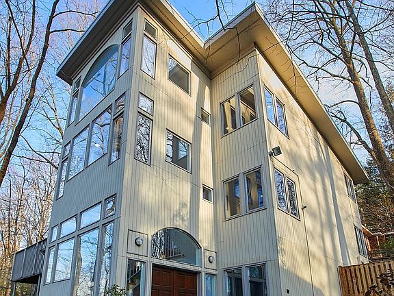 4th image of 6413 Lakeview Dr