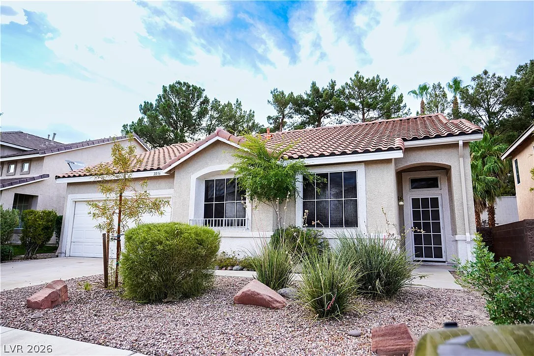 3 bed, 2.0 bath, 1400 sqft, $1,900 — Photo 2