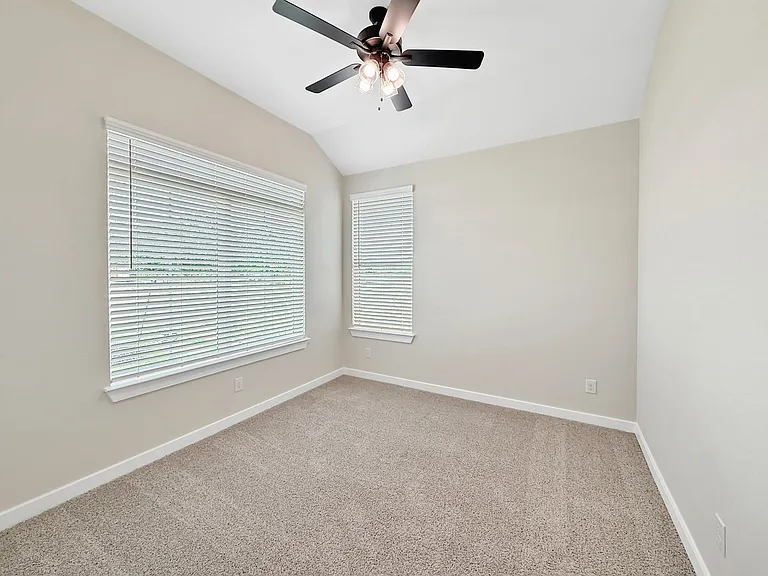 1590 Lone Grapevine — Photo 18
