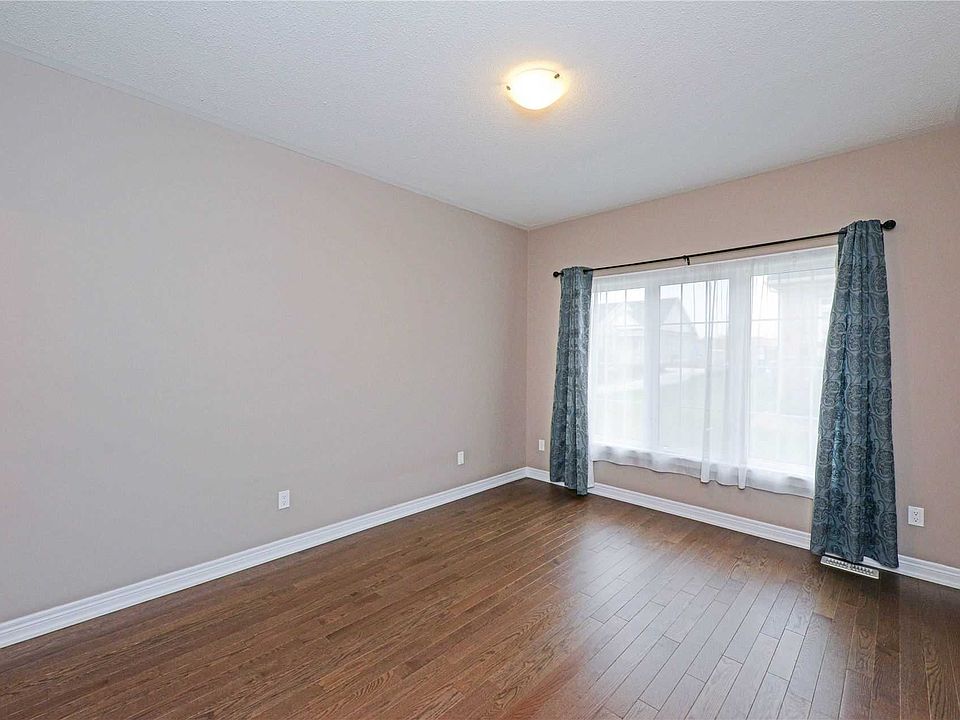 2nd image of 26 Lobelia St