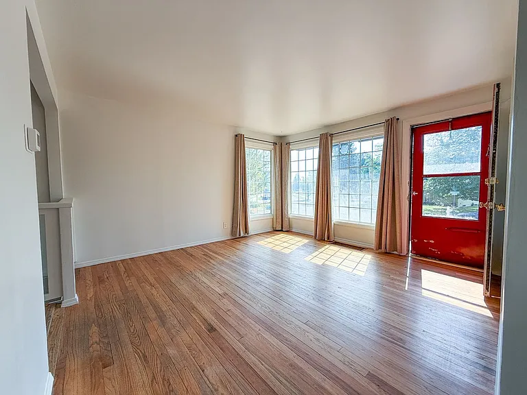 6119 N Braeburn Dr — Photo 4