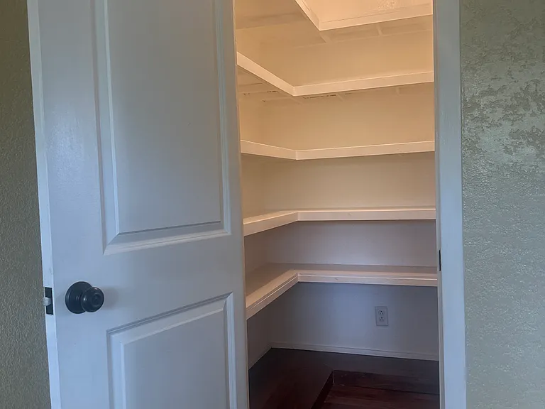 Hawser Ln — Photo 15