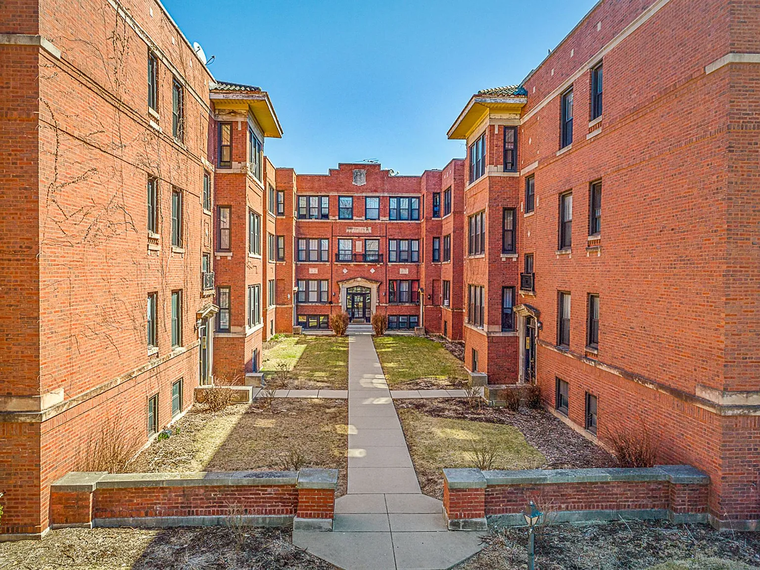 3925-33 N. Keeler — Photo 2