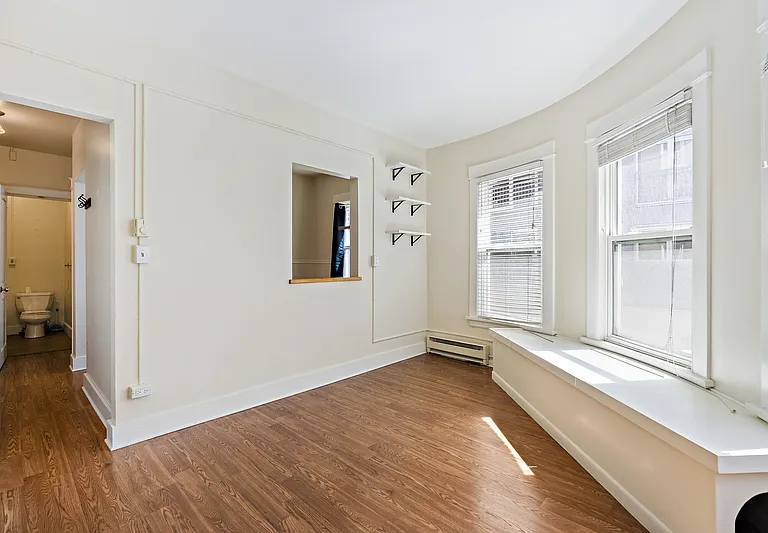 115 Bellevue Ave E #105 — Photo 13