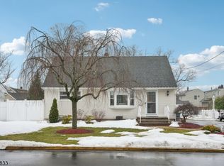 2 White Oak Ln, Wayne Twp., NJ 07470