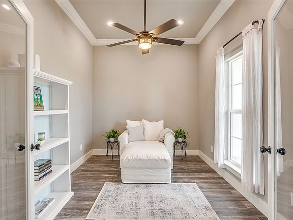 5th image of 1024 Monarch Ct