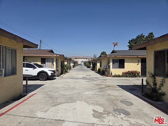 5th image of 5143 Clara St