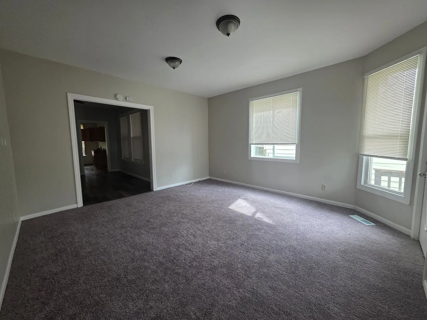 Ginormous 6 Bed Single Family Home | Main Level Laundry | Appliances Included | Rear Deck & Front... — Photo 2