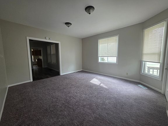 2nd image of 1435 Villa St