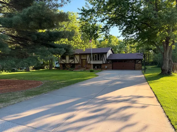 13316 Quincy St NE, Ham Lake, MN 55304