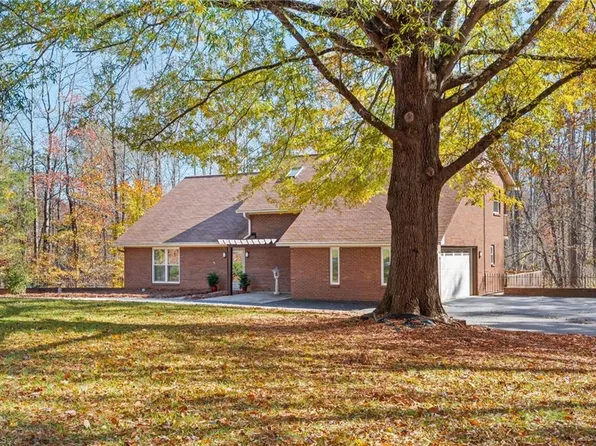 1428 Woodford Rd, Lewisville, NC 27023