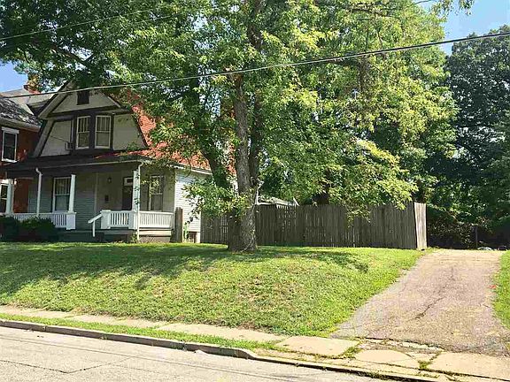 3rd image of 3806 Glenn Ave