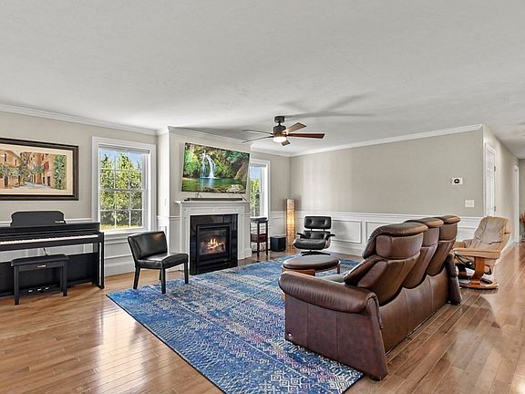 5th image of 291 Pearl Hill Rd