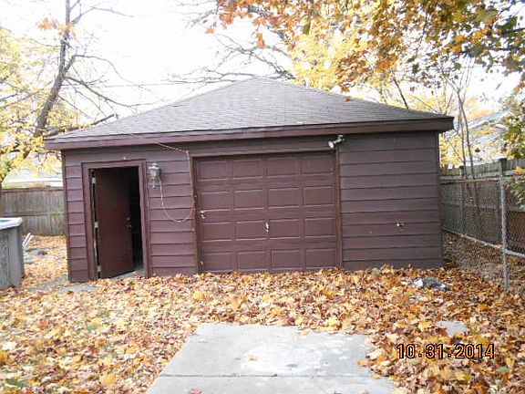 5th image of 1722 N 78th Ave