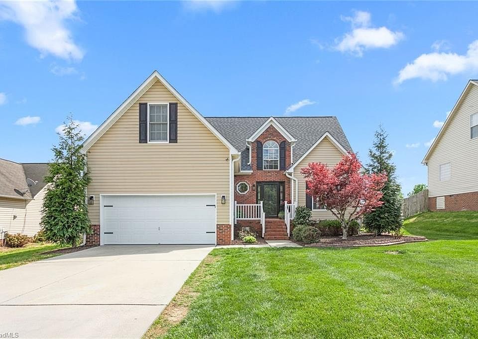 1st image of 108 Brightleaf Ct