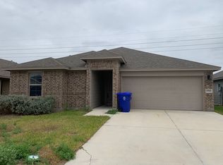 1910 Secretariat Dr, Corpus Christi, TX 78417