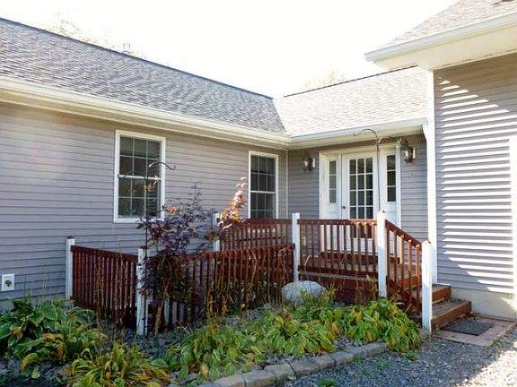 2nd image of 26 Ganzer Ln
