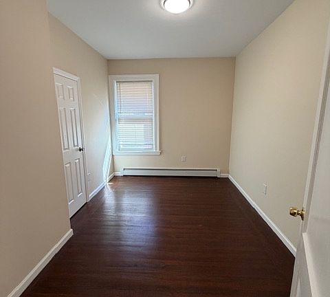 5th image of 6035 Tyndall Ave Floor 2