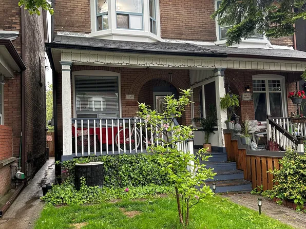 380 Crawford St #2, Toronto, ON M6J 2V9