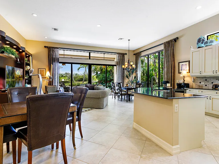 6700 Fox Hollow Dr — Photo 18