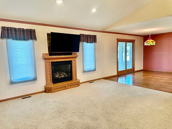 5th image of 5820 North Rd #11