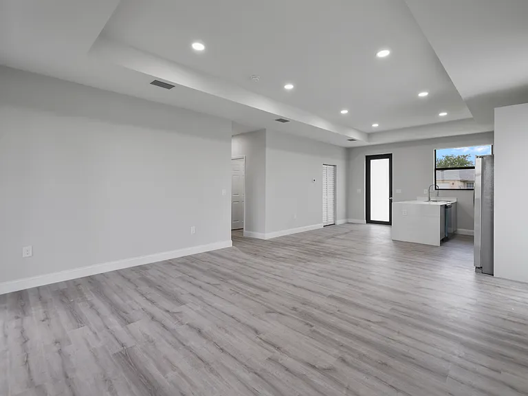 3000 66th St W — Photo 11