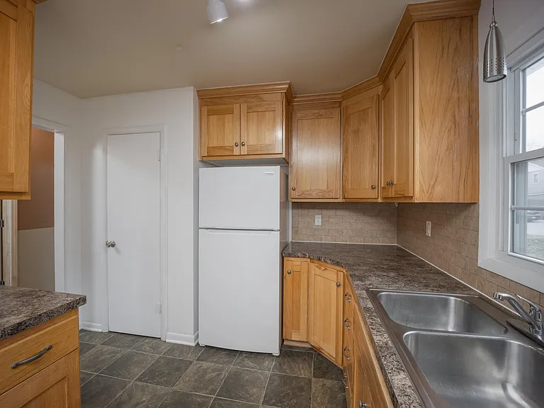 122 E Cleveland Ave — Photo 9