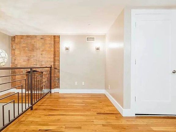 2nd image of 906 Greene Ave APT 1