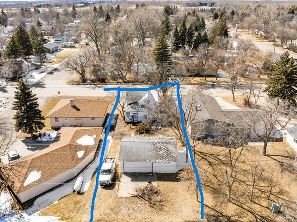 504 State St, Rolette, ND 58366