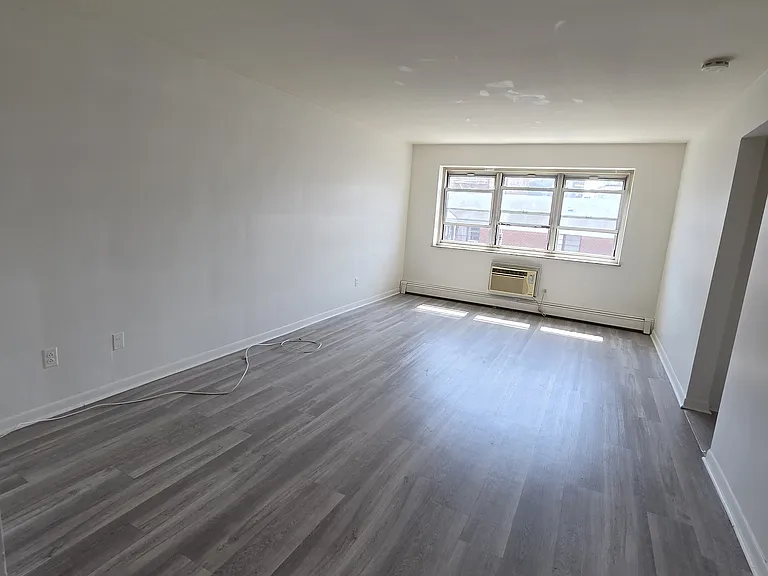445 Broad Ave #2C — Photo 1